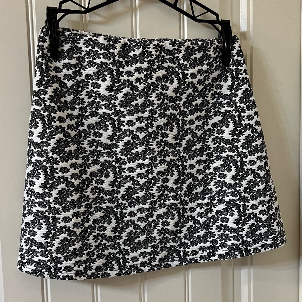 NWT URBAN OUTFITTERS SKIRT SIZE SMALL